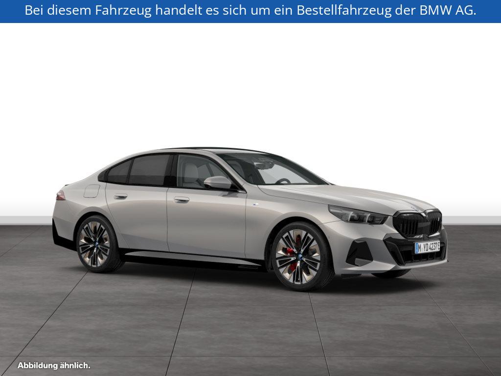 Fahrzeugabbildung BMW i5 eDrive40 Limousine