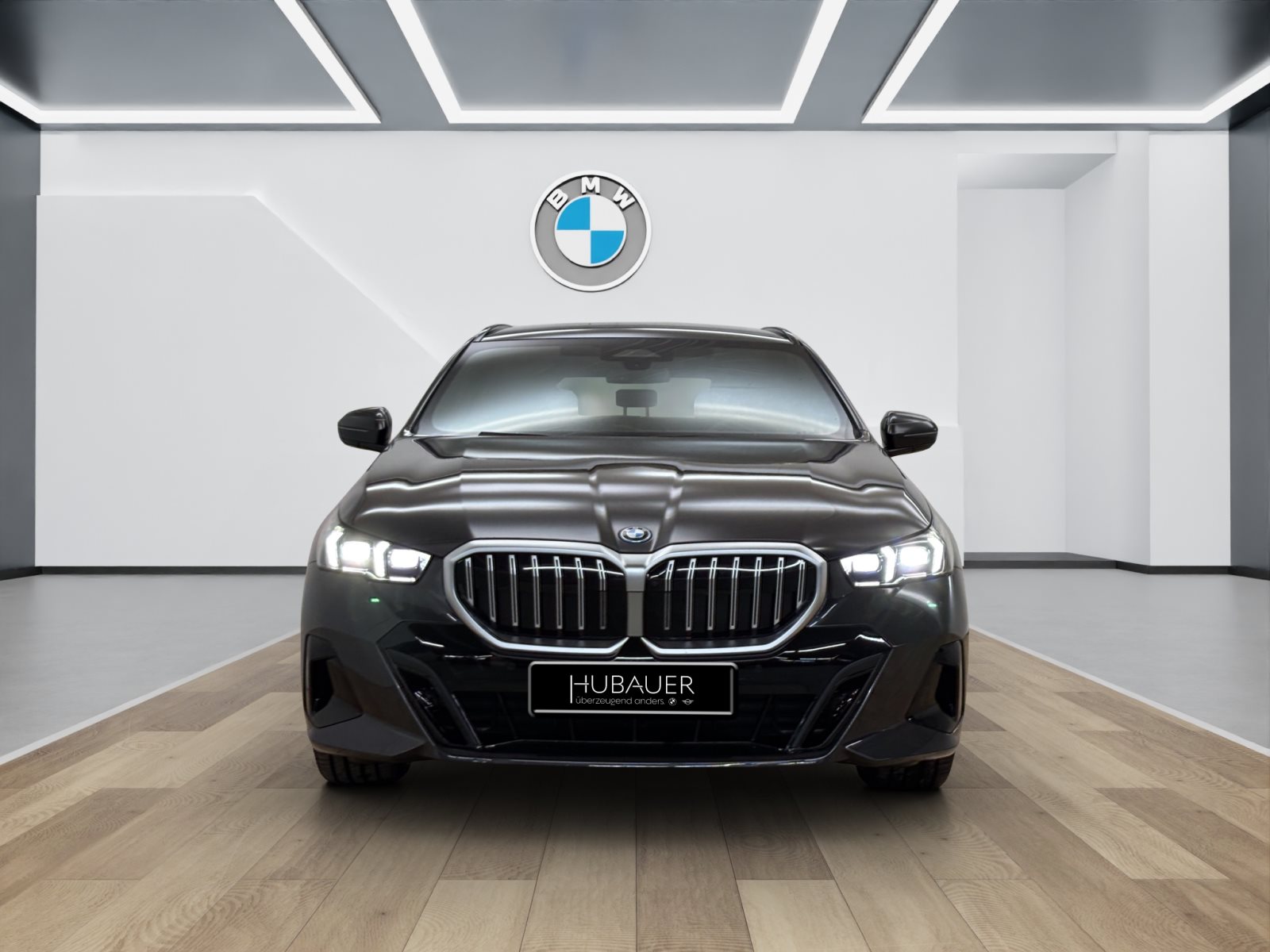 Fahrzeugabbildung BMW 530e xDrive Touring [M Sport, HUD, AHK, ACC, 20 LMR]