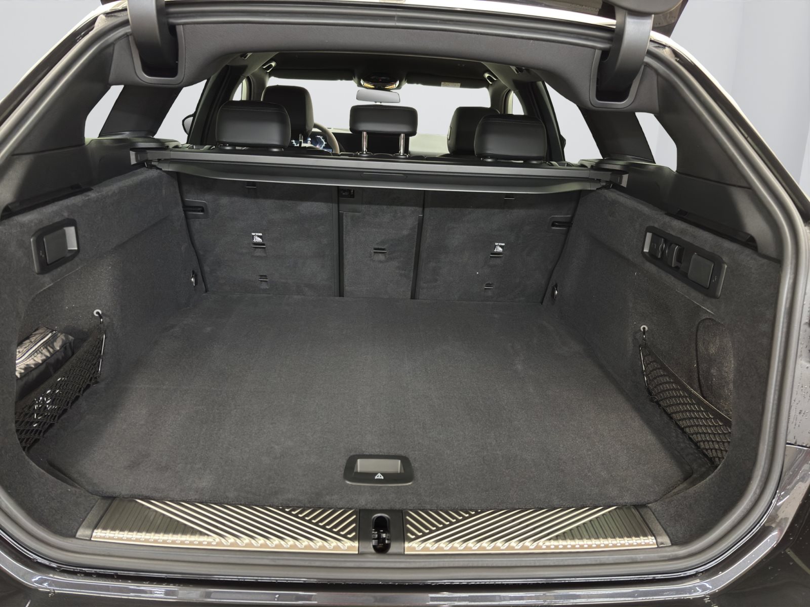 Fahrzeugabbildung BMW 530e xDrive Touring [M Sport, HUD, AHK, ACC, 20 LMR]