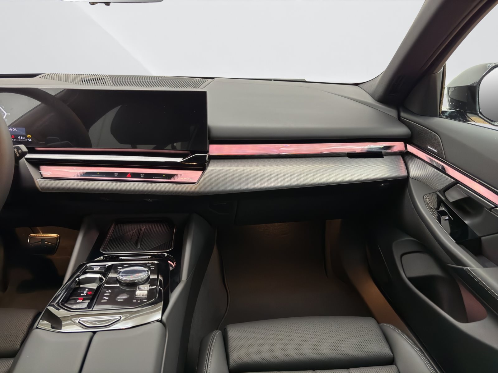 Fahrzeugabbildung BMW 530e xDrive Touring [M Sport, HUD, AHK, ACC, 20 LMR]