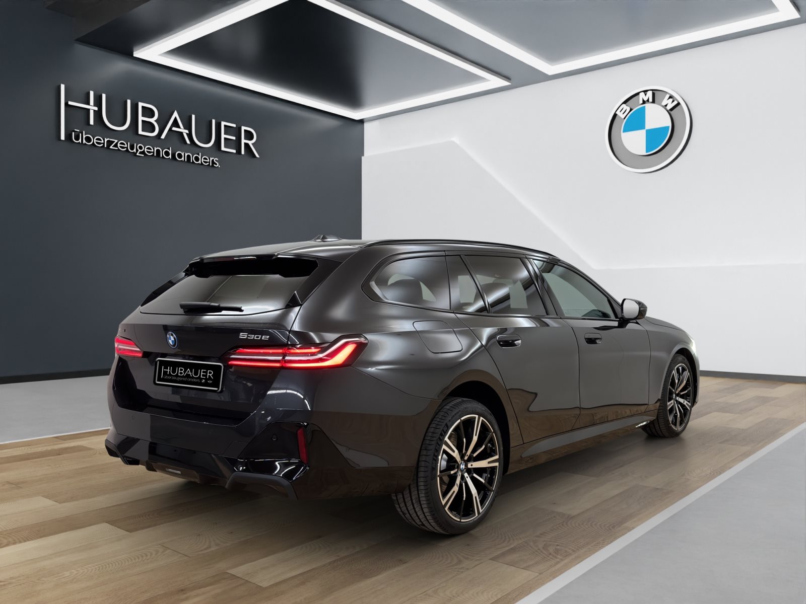 Fahrzeugabbildung BMW 530e xDrive Touring [M Sport, HUD, AHK, ACC, 20 LMR]