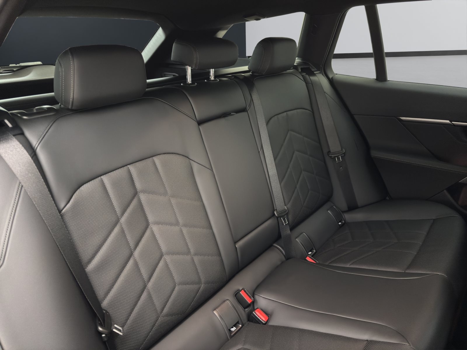 Fahrzeugabbildung BMW 530e xDrive Touring [M Sport, HUD, AHK, ACC, 20 LMR]