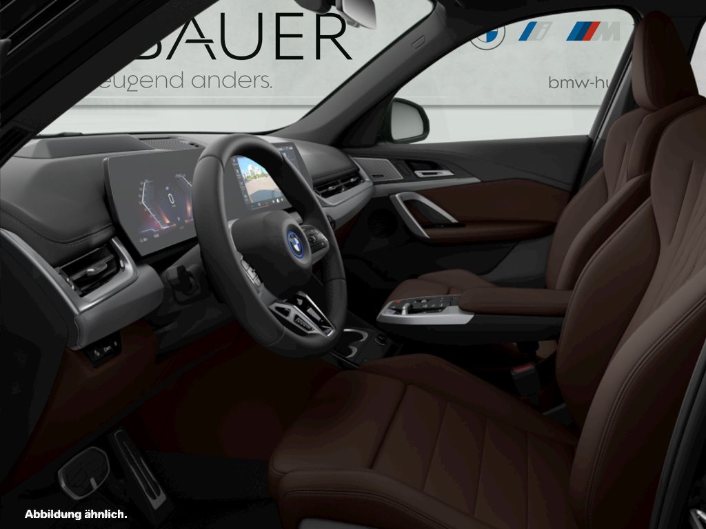 Fahrzeugabbildung BMW iX1 xDrive30 [M Sport, HUD, AHK, HK Sound, 360°]