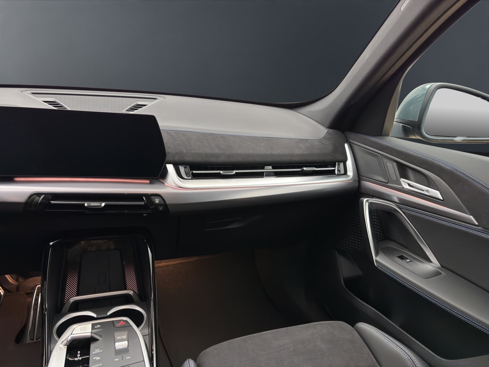 Fahrzeugabbildung BMW X1 sDrive20i [M Sport, AHK, ACC, RFK, 18 LMR]