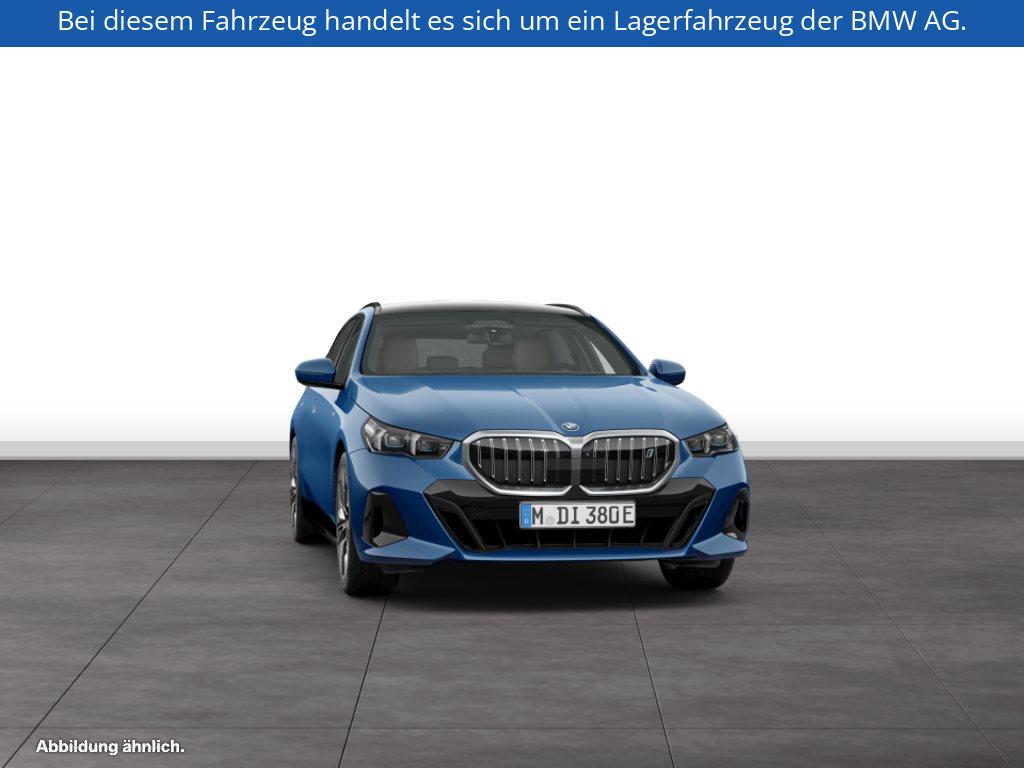Fahrzeugabbildung BMW i5 xDrive40 Touring