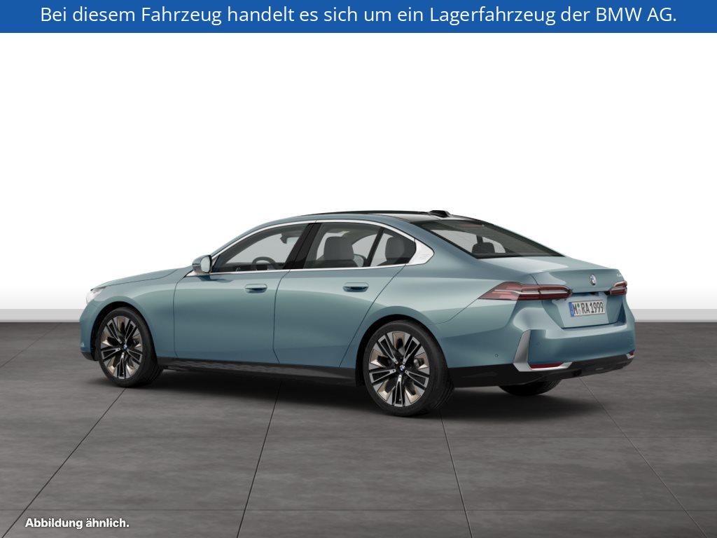 Fahrzeugabbildung BMW 520i Limousine