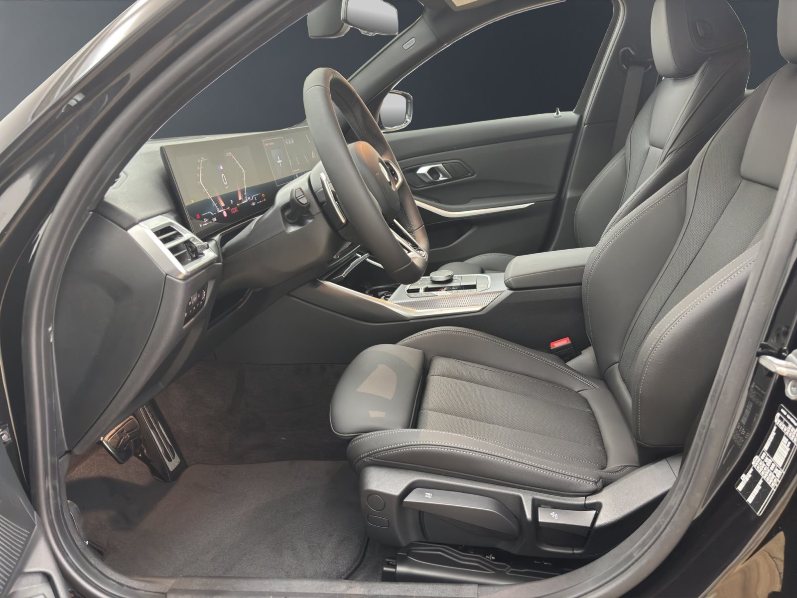 Fahrzeugabbildung BMW 320i Touring [M Sport, HUD, AHK, ACC, RFK, HiFi]