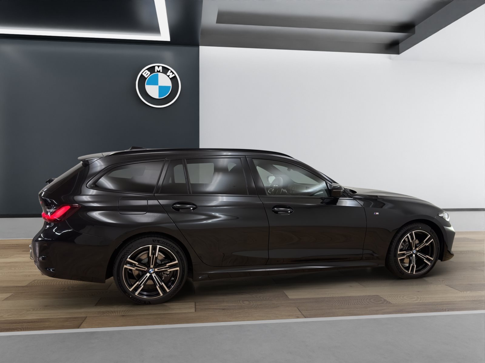 Fahrzeugabbildung BMW 320i Touring [M Sport, HUD, AHK, ACC, RFK, HiFi]
