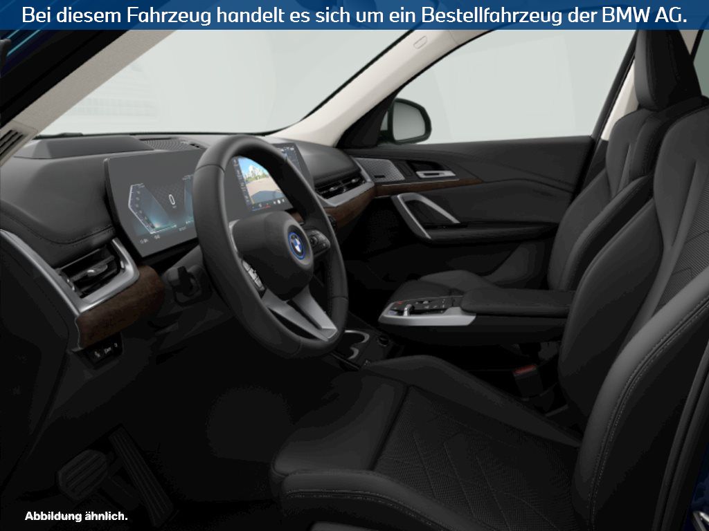 Fahrzeugabbildung BMW iX1 xDrive30