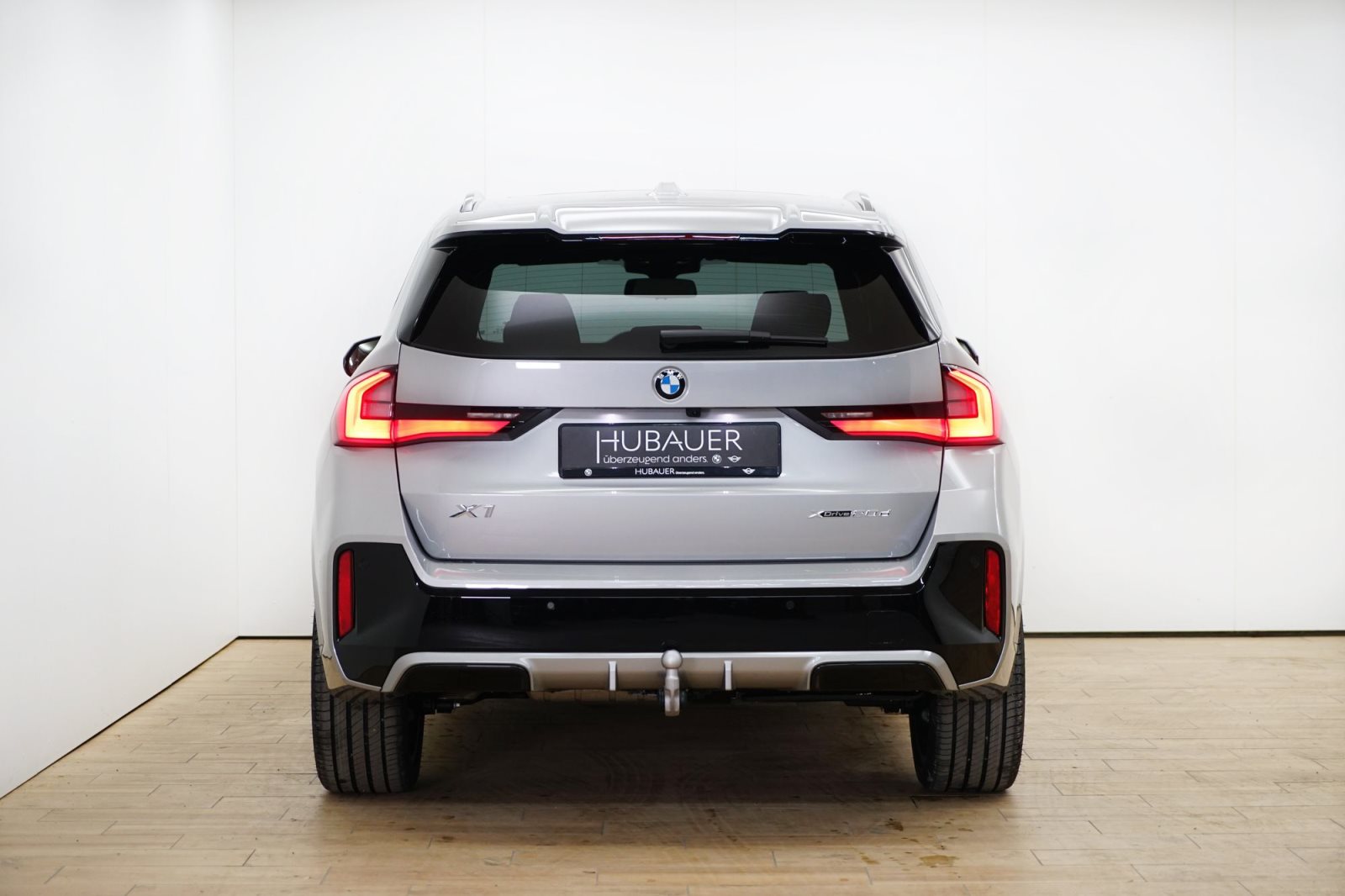Fahrzeugabbildung BMW X1 xDrive20d [M Sport, HUD, AHK, ACC, GSD, 20 LMR]