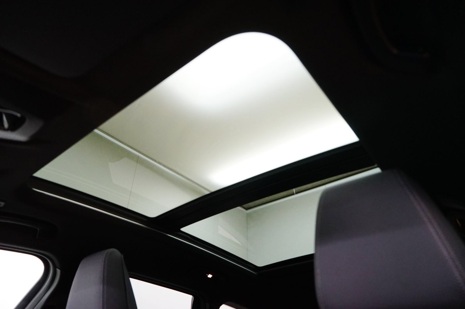 Fahrzeugabbildung BMW X1 xDrive20d [M Sport, HUD, AHK, ACC, GSD, 20 LMR]