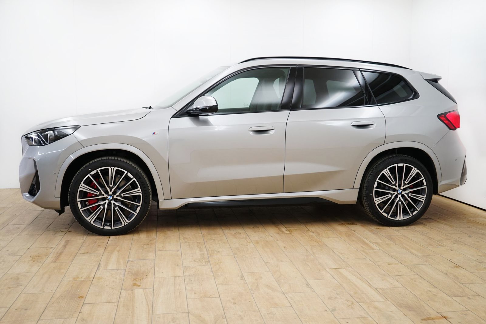 Fahrzeugabbildung BMW X1 xDrive20d [M Sport, HUD, AHK, ACC, GSD, 20 LMR]