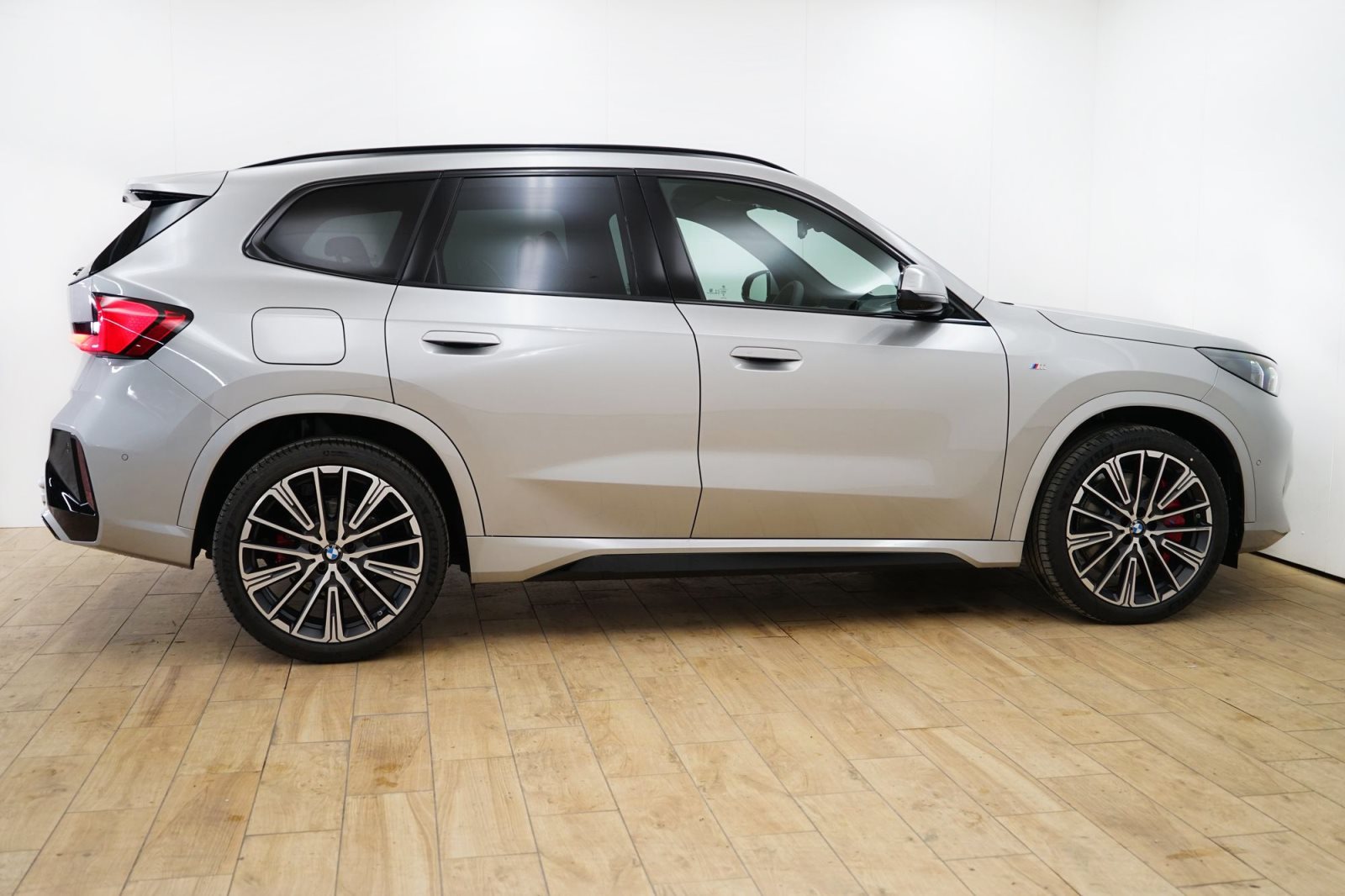Fahrzeugabbildung BMW X1 xDrive20d [M Sport, HUD, AHK, ACC, GSD, 20 LMR]
