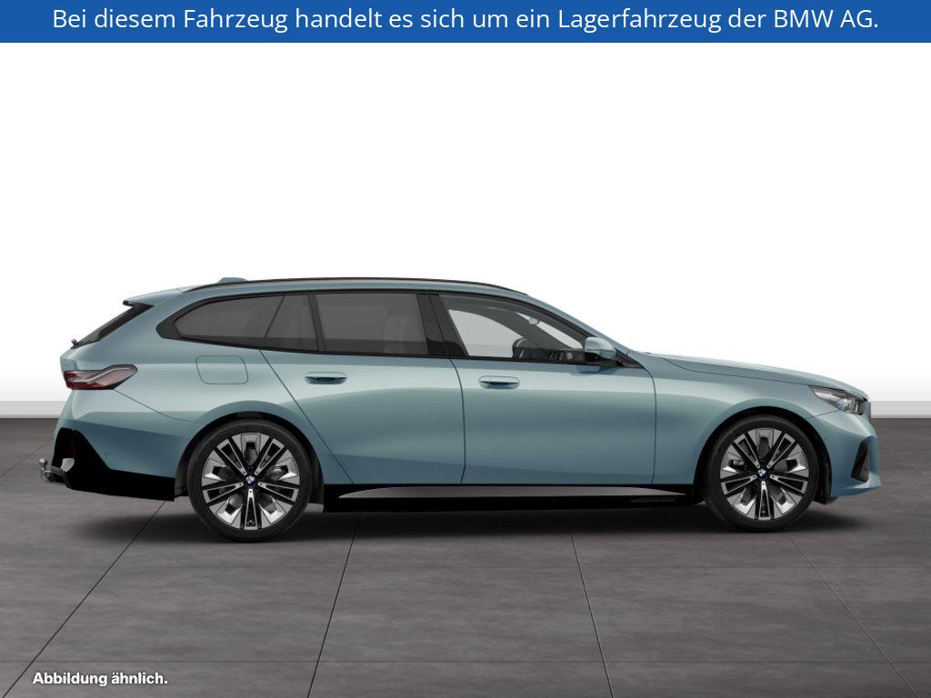Fahrzeugabbildung BMW 550e xDrive Touring