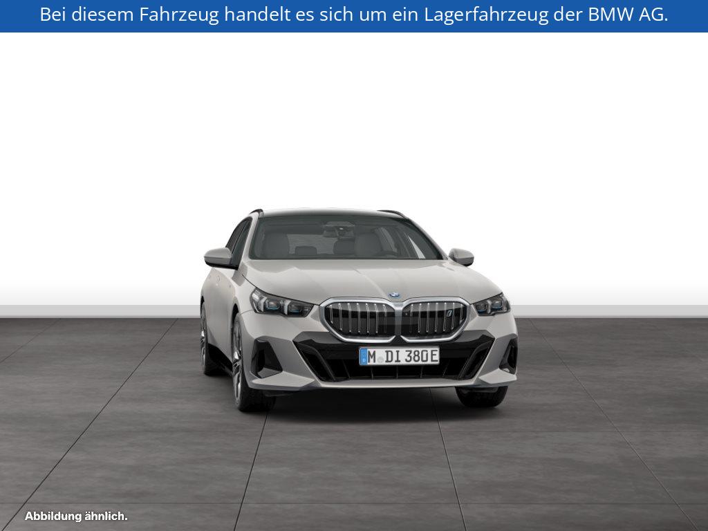 Fahrzeugabbildung BMW i5 xDrive40 Touring