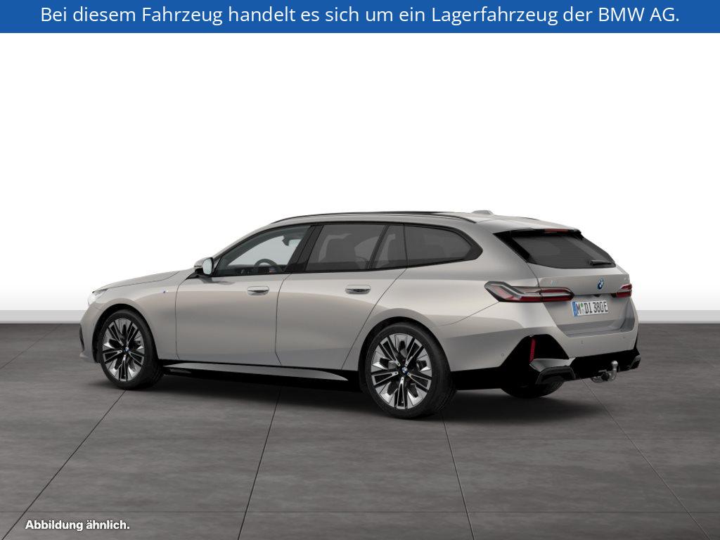 Fahrzeugabbildung BMW i5 xDrive40 Touring