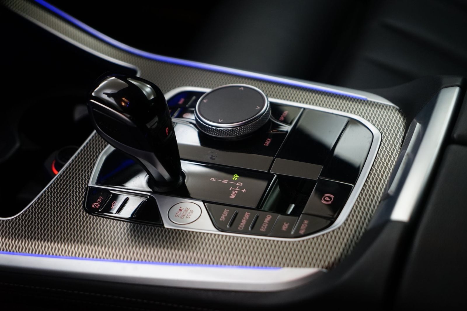 Fahrzeugabbildung BMW X5 xDrive30d [M Sport, HUD, AHK, 22 LMR, h&k Sound]