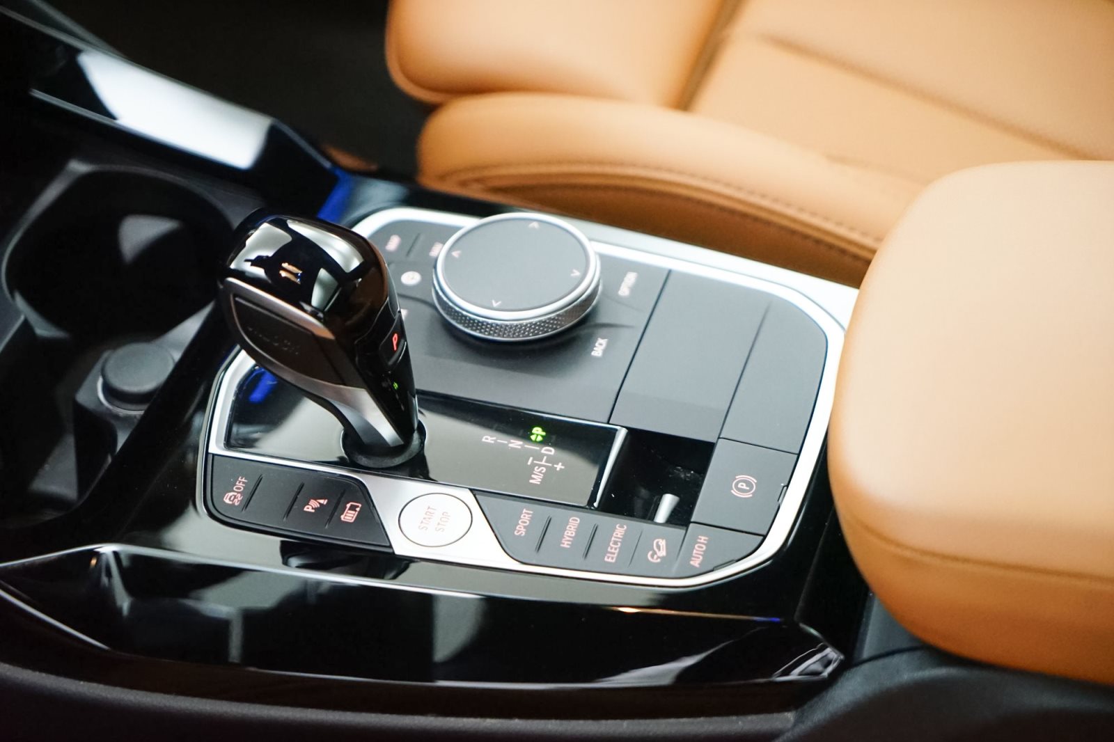 Fahrzeugabbildung BMW X3 xDrive30e [M Sport, LC+, HUD, RFK, AHK, Pano]