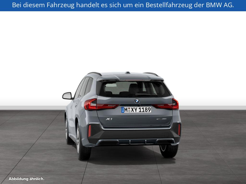 Fahrzeugabbildung BMW X1 sDrive20i