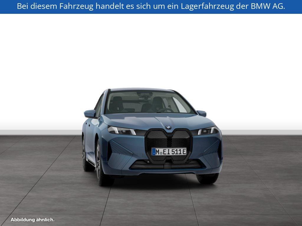 Fahrzeugabbildung BMW iX xDrive45