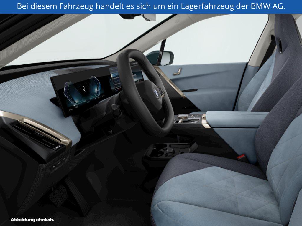 Fahrzeugabbildung BMW iX xDrive45