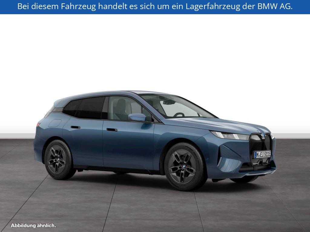 Fahrzeugabbildung BMW iX xDrive45
