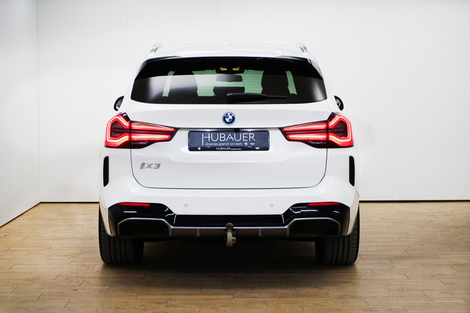 Fahrzeugabbildung BMW iX3 [M Sport, HeadUp, AHK, HK Sound, 20 LMR]