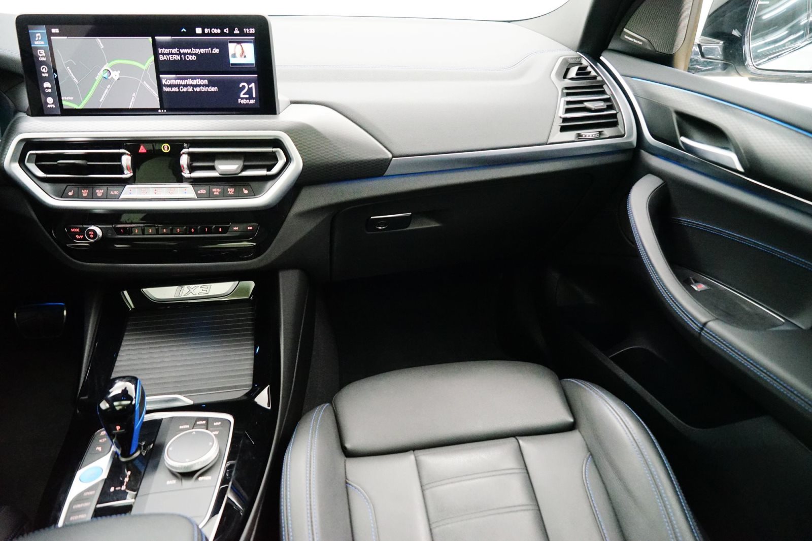 Fahrzeugabbildung BMW iX3 [M Sport, HeadUp, AHK, HK Sound, 20 LMR]