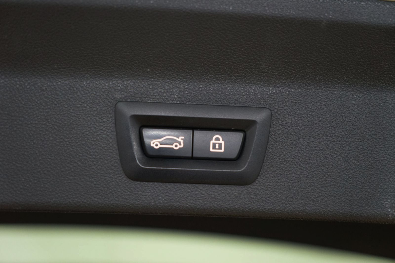Fahrzeugabbildung BMW iX3 [M Sport, HeadUp, AHK, HK Sound, 20 LMR]
