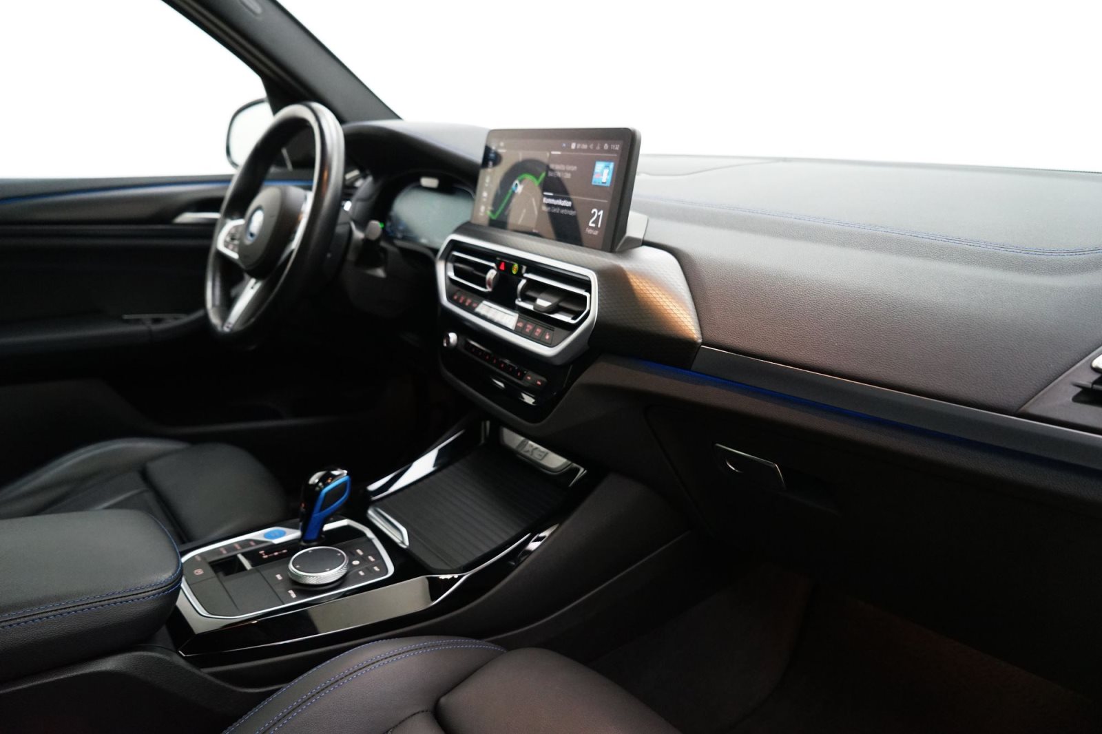 Fahrzeugabbildung BMW iX3 [M Sport, HeadUp, AHK, HK Sound, 20 LMR]