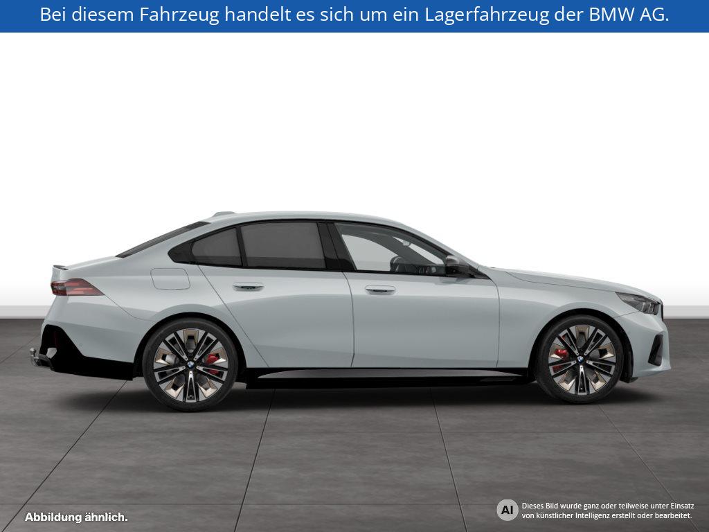 Fahrzeugabbildung BMW 550e xDrive Limousine