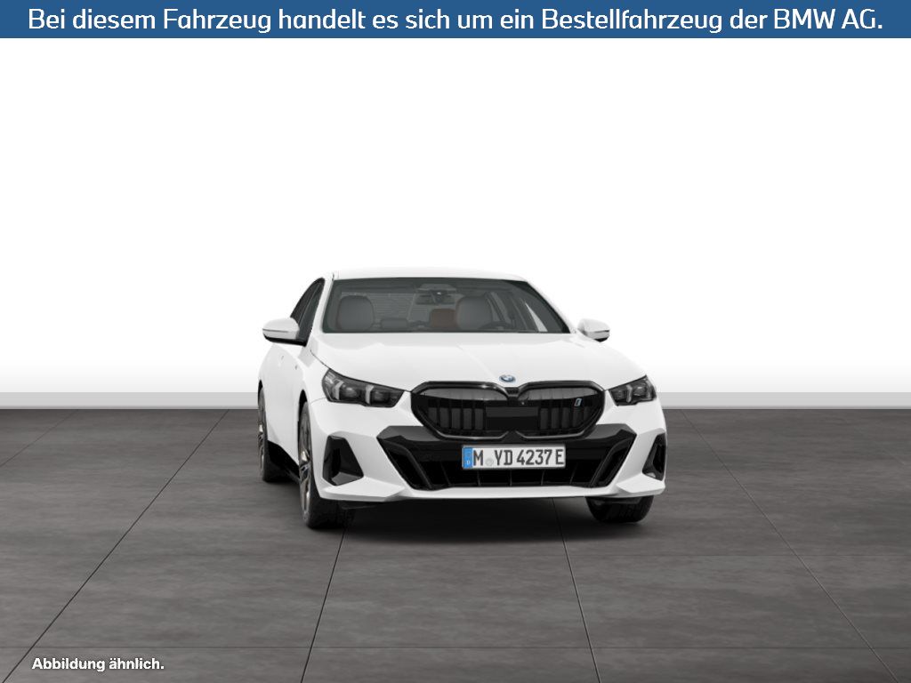 Fahrzeugabbildung BMW i5 eDrive40 Limousine