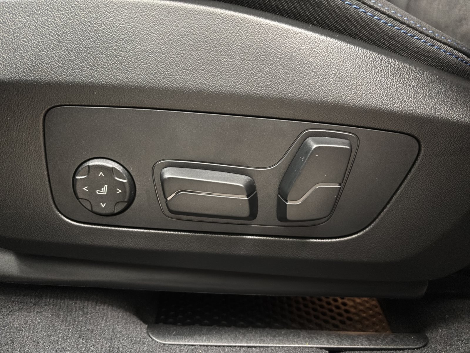 Fahrzeugabbildung BMW X2 M35i xDrive [M Sport Pro, HUD, AHK, ACC, 21 LMR]