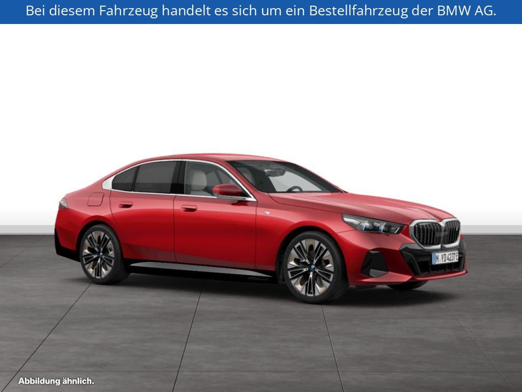 Fahrzeugabbildung BMW i5 eDrive40 Limousine