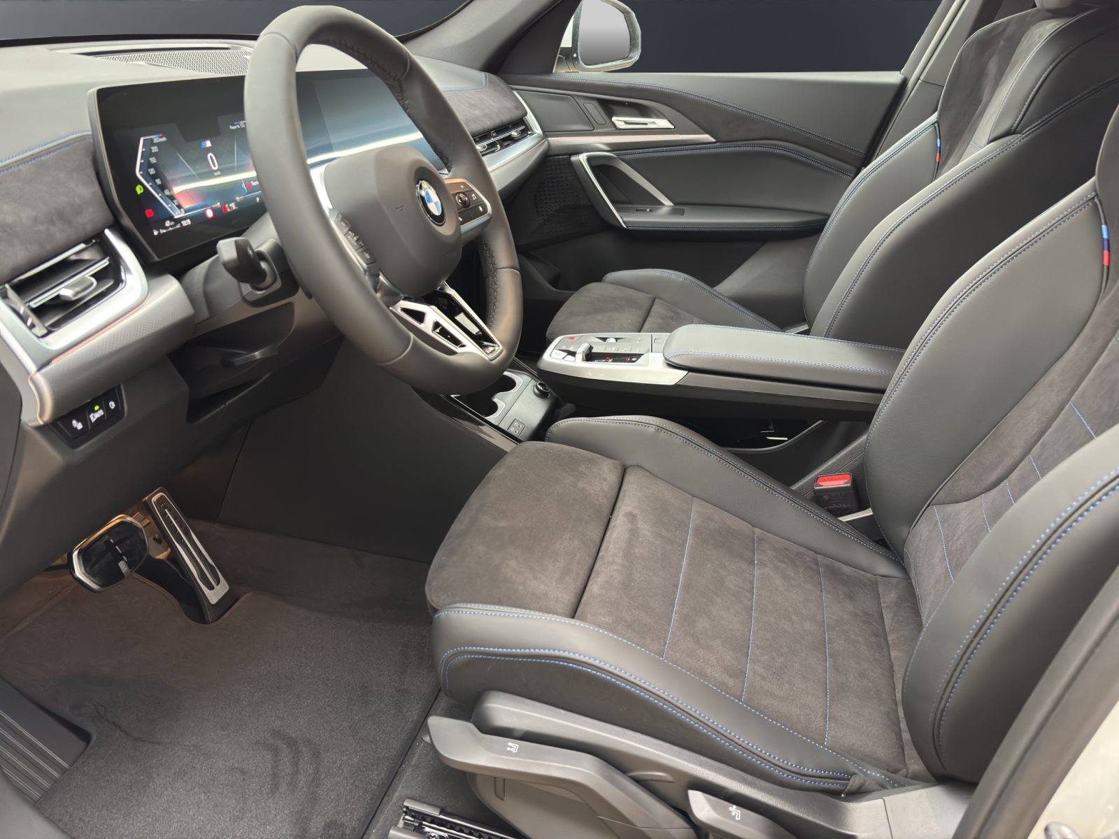 Fahrzeugabbildung BMW X1 sDrive20i [M Sport, AHK, ACC, RFK, 18 LMR]