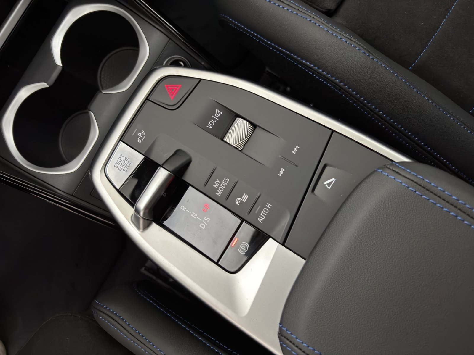 Fahrzeugabbildung BMW X1 sDrive20i [M Sport, AHK, ACC, RFK, 18 LMR]