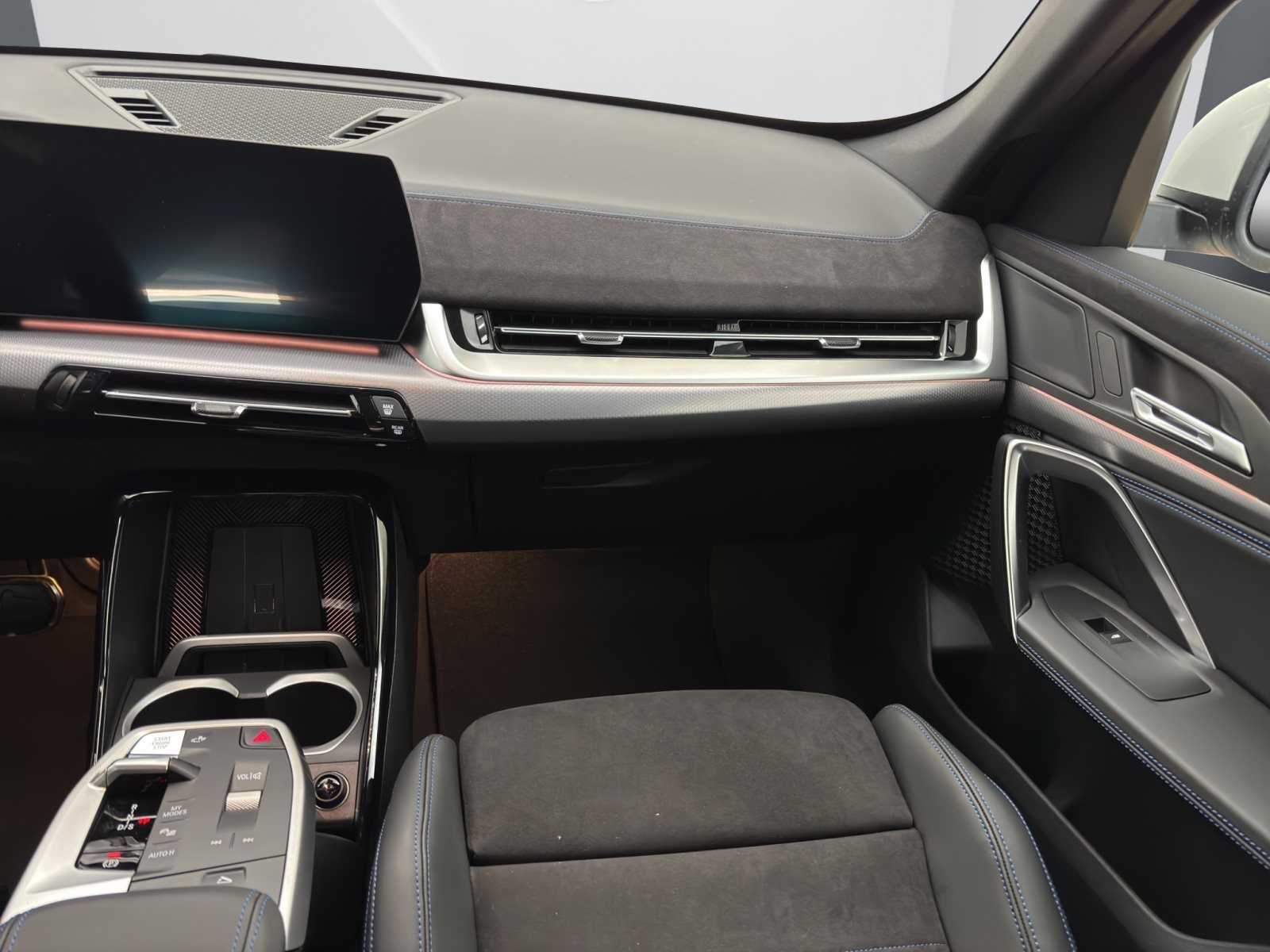 Fahrzeugabbildung BMW X1 sDrive20i [M Sport, AHK, ACC, RFK, 18 LMR]