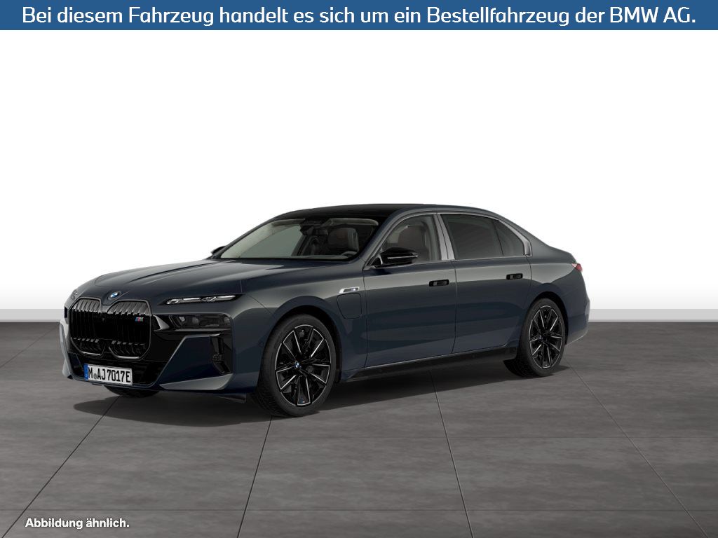 BMW M760e xDrive Limousine
